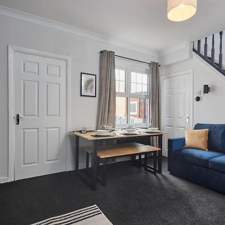 Cosy 3-Bedroom House In Seaham - Street Parking Exterior foto